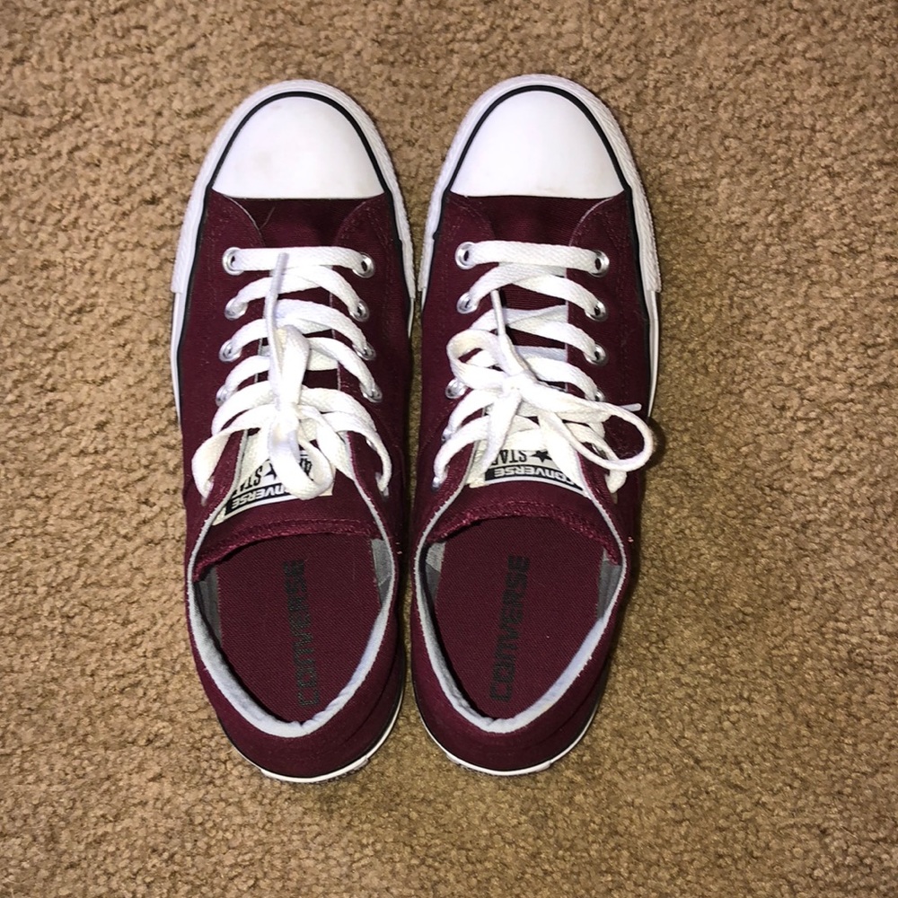 Maroon converse